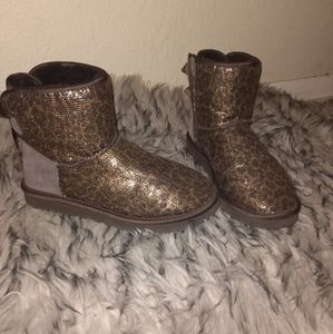 EUC Ugg Bailey Bow leopard boots